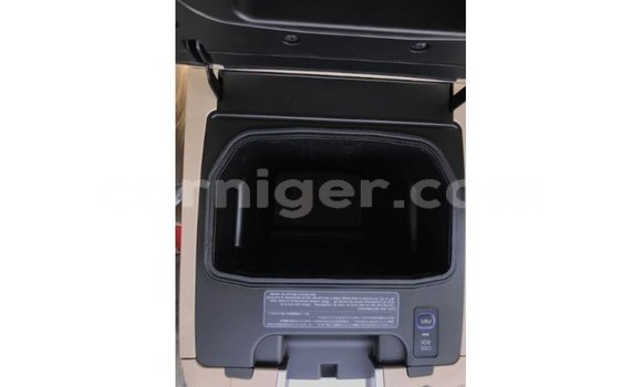 Sayi Imported Toyota Land Cruiser Black Babbar mota in Import - Dubai a Agadez Sayi Imported Toyota Land Cruiser Black Babbar mota in Import - Dubai a Agadez