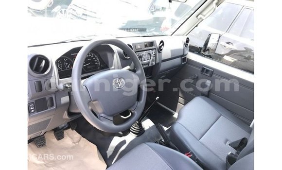 Sayi Imported Toyota Land Cruiser White Babbar mota in Import - Dubai a Agadez Sayi Imported Toyota Land Cruiser White Babbar mota in Import - Dubai a Agadez