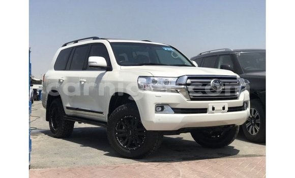 اشتري Imported Toyota Land Cruiser White شاحنة في Import - Dubai في أغاديز اشتري Imported Toyota Land Cruiser White شاحنة في Import - Dubai في أغاديز