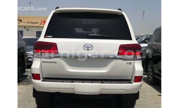 اشتري Imported Toyota Land Cruiser White شاحنة في Import - Dubai في أغاديز اشتري Imported Toyota Land Cruiser White شاحنة في Import - Dubai في أغاديز