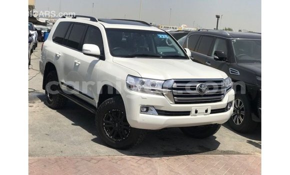 اشتري Imported Toyota Land Cruiser White شاحنة في Import - Dubai في أغاديز اشتري Imported Toyota Land Cruiser White شاحنة في Import - Dubai في أغاديز