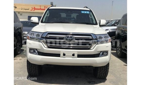اشتري Imported Toyota Land Cruiser White شاحنة في Import - Dubai في أغاديز اشتري Imported Toyota Land Cruiser White شاحنة في Import - Dubai في أغاديز