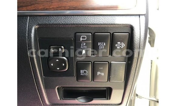 اشتري Imported Toyota Land Cruiser White شاحنة في Import - Dubai في أغاديز اشتري Imported Toyota Land Cruiser White شاحنة في Import - Dubai في أغاديز