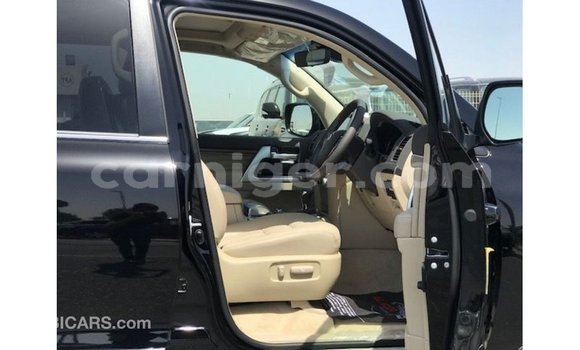 Sayi Imported Toyota Land Cruiser Black Babbar mota in Import - Dubai a Agadez Sayi Imported Toyota Land Cruiser Black Babbar mota in Import - Dubai a Agadez
