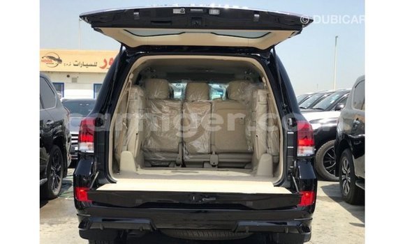 Sayi Imported Toyota Land Cruiser Black Babbar mota in Import - Dubai a Agadez Sayi Imported Toyota Land Cruiser Black Babbar mota in Import - Dubai a Agadez