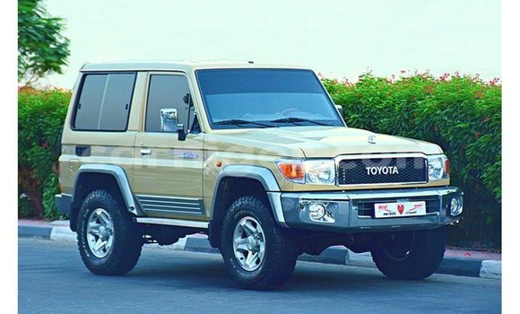 Buy Import Toyota Land Cruiser Beige Truck in Import - Dubai in Agadez Buy Import Toyota Land Cruiser Beige Truck in Import - Dubai in Agadez