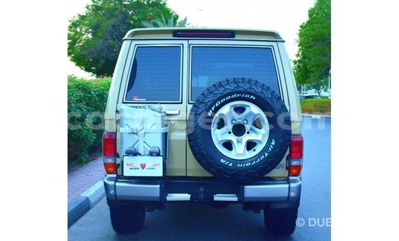 Sayi Imported Toyota Land Cruiser Beige Babbar mota in Import - Dubai a Agadez Sayi Imported Toyota Land Cruiser Beige Babbar mota in Import - Dubai a Agadez