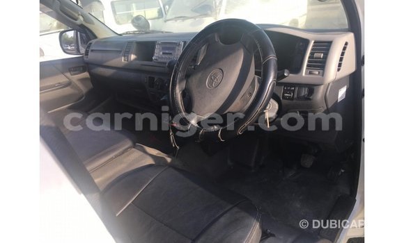 Sayi Imported Toyota Hiace White Mota in Import - Dubai a Agadez Sayi Imported Toyota Hiace White Mota in Import - Dubai a Agadez