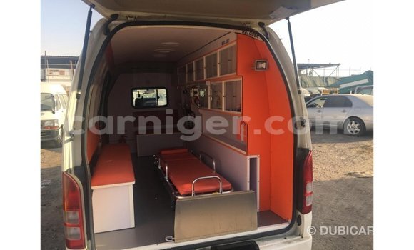 Sayi Imported Toyota Hiace White Mota in Import - Dubai a Agadez Sayi Imported Toyota Hiace White Mota in Import - Dubai a Agadez