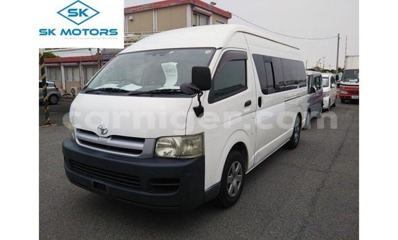 اشتري Imported Toyota Hiace White سيارة في Import - Dubai في أغاديز
