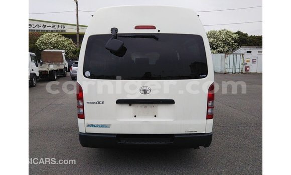 Buy Import Toyota Hiace White Car in Import - Dubai in Agadez Buy Import Toyota Hiace White Car in Import - Dubai in Agadez