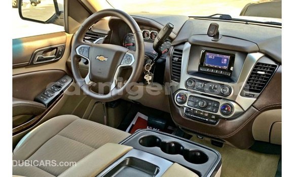 Sayi Imported Chevrolet Tahoe White Mota in Import - Dubai a Agadez Sayi Imported Chevrolet Tahoe White Mota in Import - Dubai a Agadez