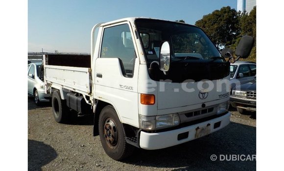 Buy Import Toyota Dyna White Truck in Import - Dubai in Agadez Buy Import Toyota Dyna White Truck in Import - Dubai in Agadez
