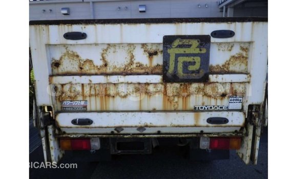 Buy Import Toyota Dyna White Truck in Import - Dubai in Agadez Buy Import Toyota Dyna White Truck in Import - Dubai in Agadez