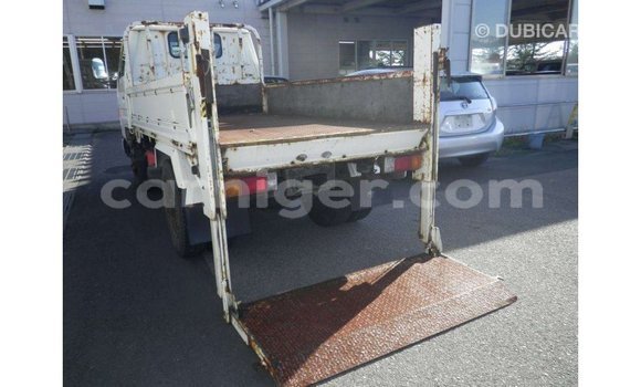 Buy Import Toyota Dyna White Truck in Import - Dubai in Agadez Buy Import Toyota Dyna White Truck in Import - Dubai in Agadez