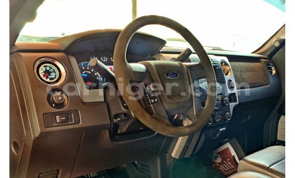 Sayi Imported Ford AEV AMBULANCE Red Babbar mota in Import - Dubai a Agadez Sayi Imported Ford AEV AMBULANCE Red Babbar mota in Import - Dubai a Agadez