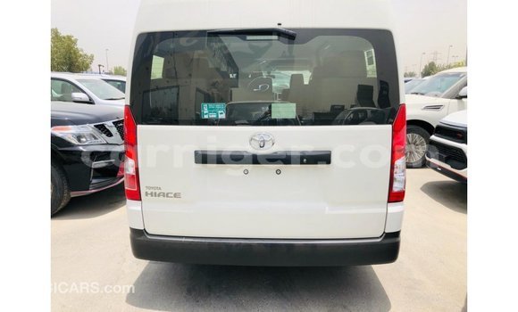 Sayi Imported Toyota Hiace White Mota in Import - Dubai a Agadez Sayi Imported Toyota Hiace White Mota in Import - Dubai a Agadez