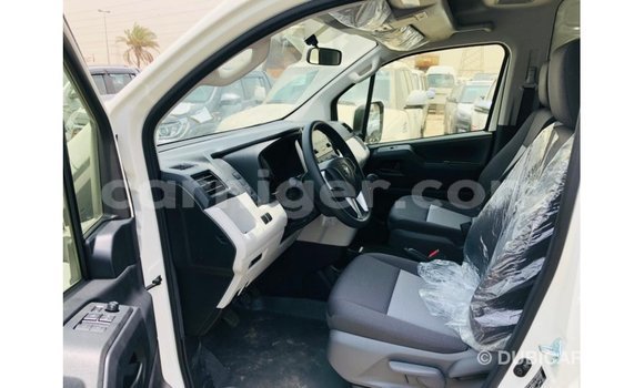 Sayi Imported Toyota Hiace White Mota in Import - Dubai a Agadez Sayi Imported Toyota Hiace White Mota in Import - Dubai a Agadez