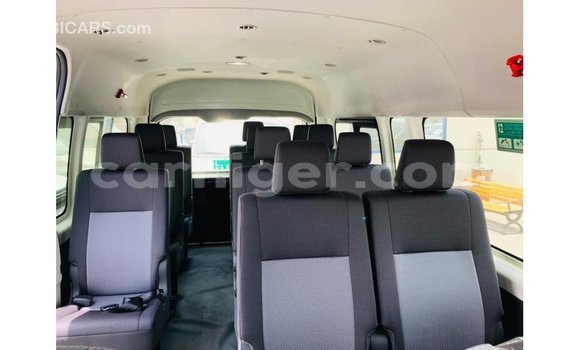 Sayi Imported Toyota Hiace White Mota in Import - Dubai a Agadez Sayi Imported Toyota Hiace White Mota in Import - Dubai a Agadez