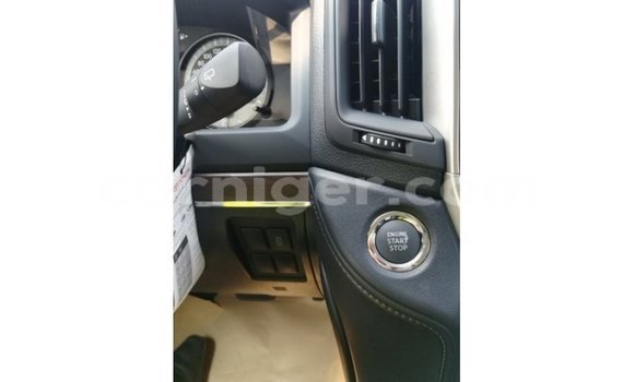 Buy Import Toyota Land Cruiser White Truck in Import - Dubai in Agadez Buy Import Toyota Land Cruiser White Truck in Import - Dubai in Agadez