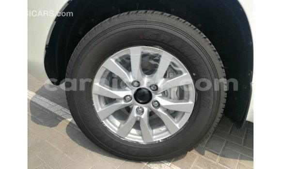 Buy Import Toyota Land Cruiser White Truck in Import - Dubai in Agadez Buy Import Toyota Land Cruiser White Truck in Import - Dubai in Agadez