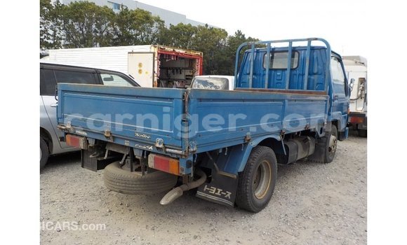 Buy Import Toyota Dyna Blue Truck in Import - Dubai in Agadez Buy Import Toyota Dyna Blue Truck in Import - Dubai in Agadez