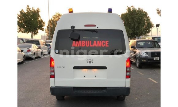 Sayi Imported Toyota Hiace White Mota in Import - Dubai a Agadez Sayi Imported Toyota Hiace White Mota in Import - Dubai a Agadez