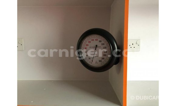 Sayi Imported Toyota Hiace White Mota in Import - Dubai a Agadez Sayi Imported Toyota Hiace White Mota in Import - Dubai a Agadez