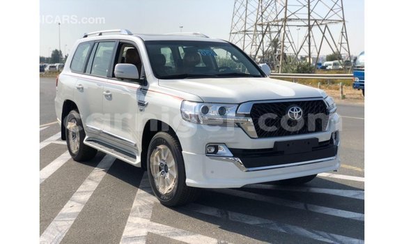Sayi Imported Toyota Land Cruiser White Babbar mota in Import - Dubai a Agadez Sayi Imported Toyota Land Cruiser White Babbar mota in Import - Dubai a Agadez
