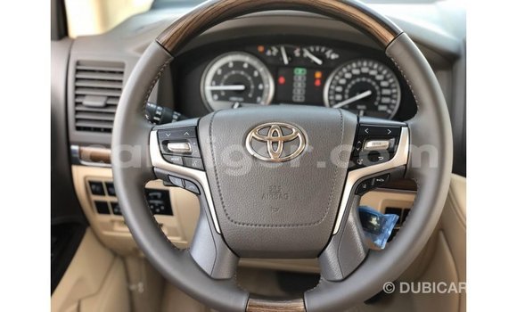 Sayi Imported Toyota Land Cruiser White Babbar mota in Import - Dubai a Agadez Sayi Imported Toyota Land Cruiser White Babbar mota in Import - Dubai a Agadez