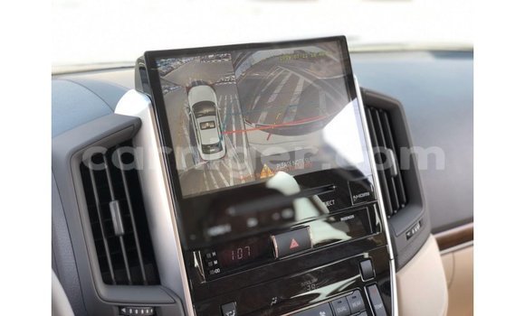 Sayi Imported Toyota Land Cruiser White Babbar mota in Import - Dubai a Agadez Sayi Imported Toyota Land Cruiser White Babbar mota in Import - Dubai a Agadez