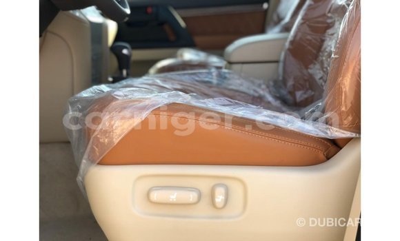 Sayi Imported Toyota Land Cruiser White Babbar mota in Import - Dubai a Agadez Sayi Imported Toyota Land Cruiser White Babbar mota in Import - Dubai a Agadez