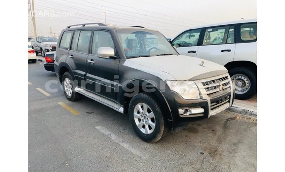 Sayi Imported Mitsubishi Pajero Black Mota in Import - Dubai a Agadez Sayi Imported Mitsubishi Pajero Black Mota in Import - Dubai a Agadez