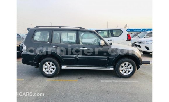 Sayi Imported Mitsubishi Pajero Black Mota in Import - Dubai a Agadez Sayi Imported Mitsubishi Pajero Black Mota in Import - Dubai a Agadez