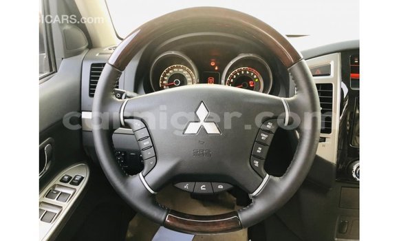 Sayi Imported Mitsubishi Pajero Black Mota in Import - Dubai a Agadez Sayi Imported Mitsubishi Pajero Black Mota in Import - Dubai a Agadez