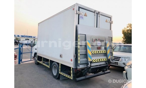 Sayi Imported Mitsubishi L400 White Babbar mota in Import - Dubai a Agadez Sayi Imported Mitsubishi L400 White Babbar mota in Import - Dubai a Agadez