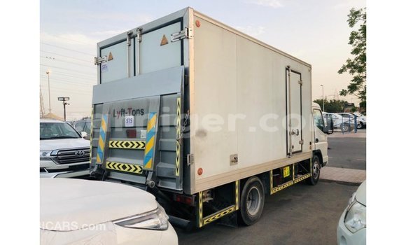 Sayi Imported Mitsubishi L400 White Babbar mota in Import - Dubai a Agadez Sayi Imported Mitsubishi L400 White Babbar mota in Import - Dubai a Agadez