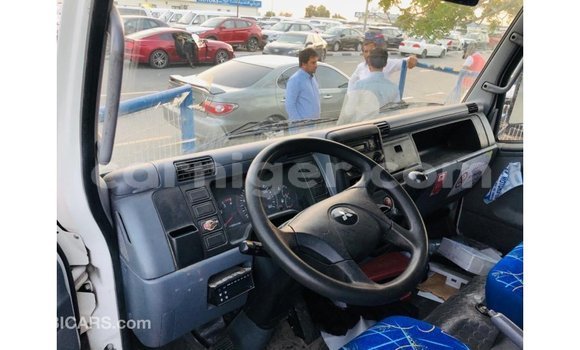 Sayi Imported Mitsubishi L400 White Babbar mota in Import - Dubai a Agadez Sayi Imported Mitsubishi L400 White Babbar mota in Import - Dubai a Agadez