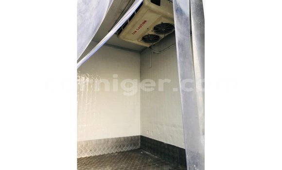 Sayi Imported Mitsubishi L400 White Babbar mota in Import - Dubai a Agadez Sayi Imported Mitsubishi L400 White Babbar mota in Import - Dubai a Agadez