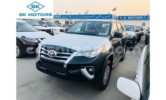 Acheter Import Voiture Toyota Fortuner Noir à Import - Dubai, Agadez