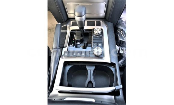 Buy Import Toyota Land Cruiser Other Truck in Import - Dubai in Agadez Buy Import Toyota Land Cruiser Other Truck in Import - Dubai in Agadez