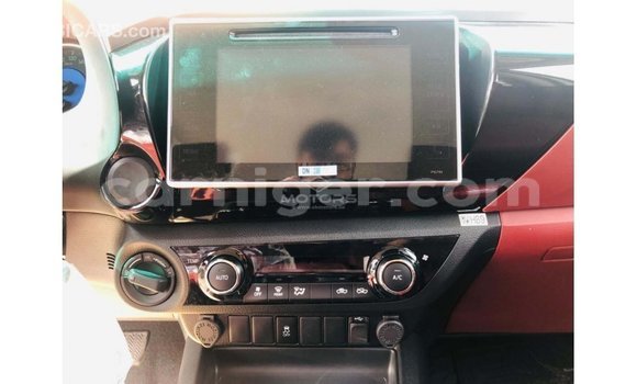 Sayi Imported Toyota Hilux White Mota in Import - Dubai a Agadez Sayi Imported Toyota Hilux White Mota in Import - Dubai a Agadez
