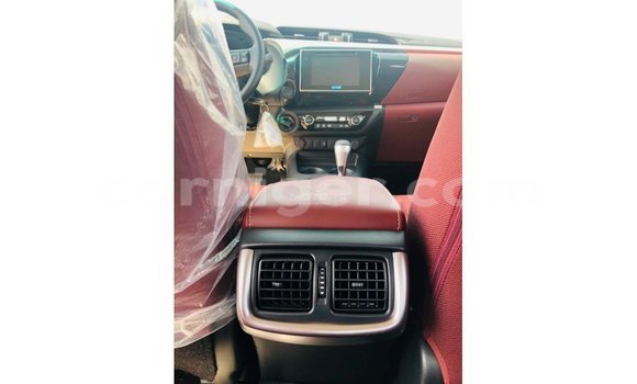 Sayi Imported Toyota Hilux White Mota in Import - Dubai a Agadez Sayi Imported Toyota Hilux White Mota in Import - Dubai a Agadez