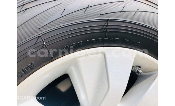 Sayi Imported Toyota Hilux White Mota in Import - Dubai a Agadez Sayi Imported Toyota Hilux White Mota in Import - Dubai a Agadez