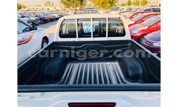 Buy Import Toyota Hilux White Car in Import - Dubai in Agadez Buy Import Toyota Hilux White Car in Import - Dubai in Agadez