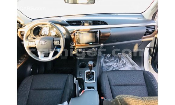 Buy Import Toyota Hilux White Car in Import - Dubai in Agadez Buy Import Toyota Hilux White Car in Import - Dubai in Agadez