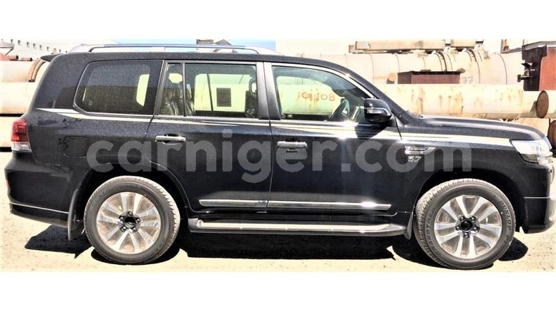 Big with watermark toyota land cruiser agadez import dubai 7246