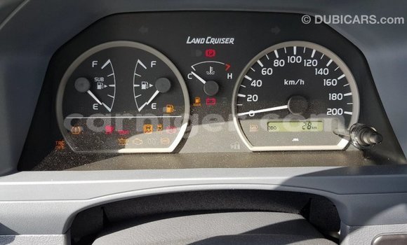 Buy Import Toyota Land Cruiser White Truck in Import - Dubai in Agadez Buy Import Toyota Land Cruiser White Truck in Import - Dubai in Agadez