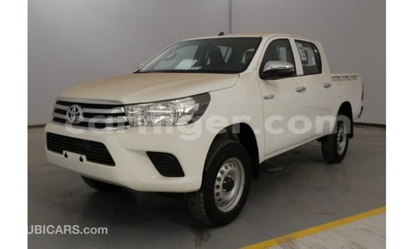Buy Import Toyota Hilux White Car in Import - Dubai in Agadez Buy Import Toyota Hilux White Car in Import - Dubai in Agadez