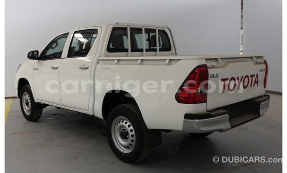 Buy Import Toyota Hilux White Car in Import - Dubai in Agadez Buy Import Toyota Hilux White Car in Import - Dubai in Agadez